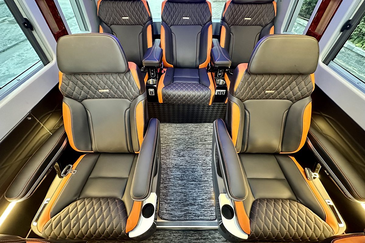 noi that trang an limouine 11 ghe solati 1